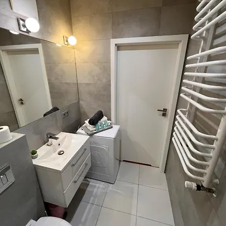 Na Wylacznosc Kasprzaka 31a * Varšava